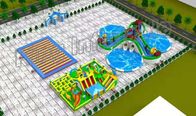 파란과 녹색 열 - 아이들을 위한 밀봉된 팽창식 뜨 물 공원