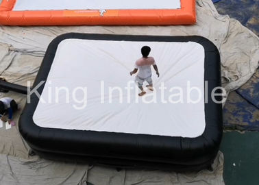 검은 자전거 경기장 에어백 4.9*3.7*1m 부풀게할 수 있는 스포츠 경기