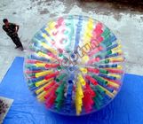 쇼를 위한 D-환형물로 주문을 받아서 만들어지는 다채로운 PVC 몸 팽창식 Zorb 기어오르는 공